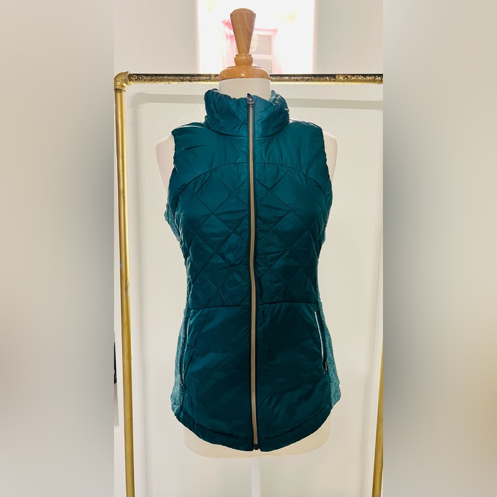 LULULEMON women vest